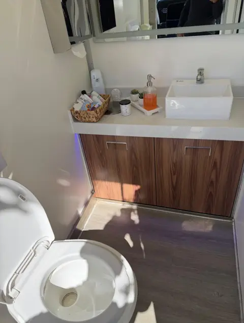 Restroom trailer